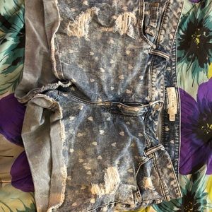 Light-Denim Ripped Shorts; Torrid; W 20